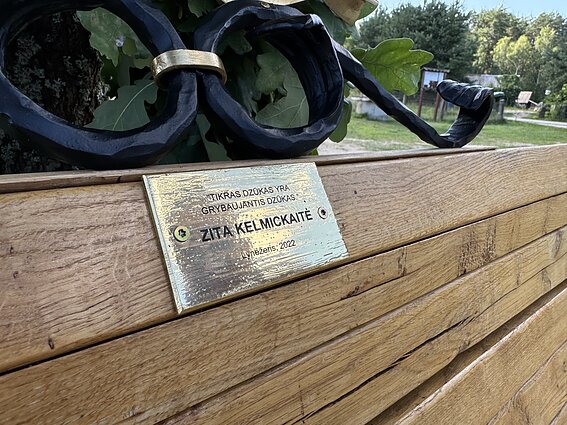 Suoliukas Zitai Kelmickaitei atminti