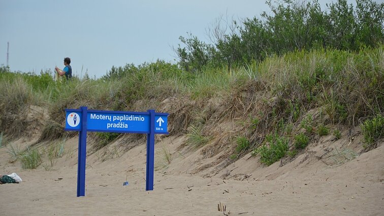 Palangos moterų paplūdimyje veikiantis turgelis sulaukė savivaldybės dėmesio dėl netvarkos