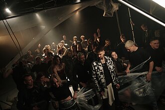 „8 Kambario“ vaizdo klipo filmavimo akimirka „8 Kambario“ vaizdo klipo filmavimo akimirka