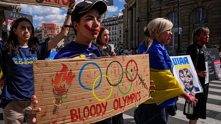 „Olimpinės žaidynės bus po pergalės“: karas Ukrainos sportininkų neapleidžia ir Paryžiuje