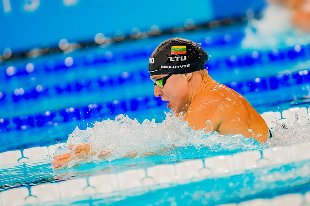 Lietuvos plaukikų sėkmė: Meilutytė, Teterevkova ir Rapšys pateko į pusfinalį