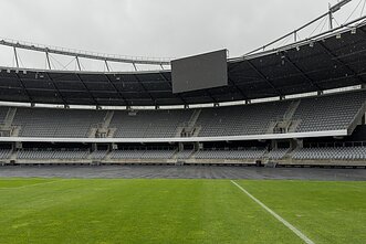 E. Sheerano koncertui ruošiamas Dariaus ir Girėno stadionas