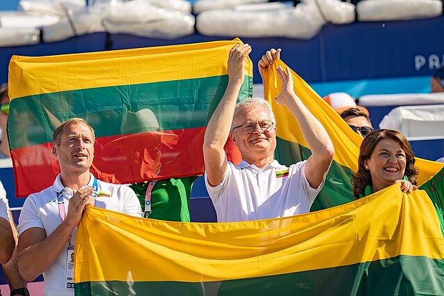 Lietuviai olimpinėse žaidynėse: tautiečius aplankęs Nausėda ir pirmo medalio viltis