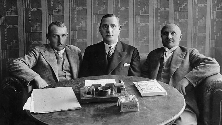 „Buvo labai praktiškas žmogus“: Smilgevičiaus anūkės puoselėja senelio atminimą