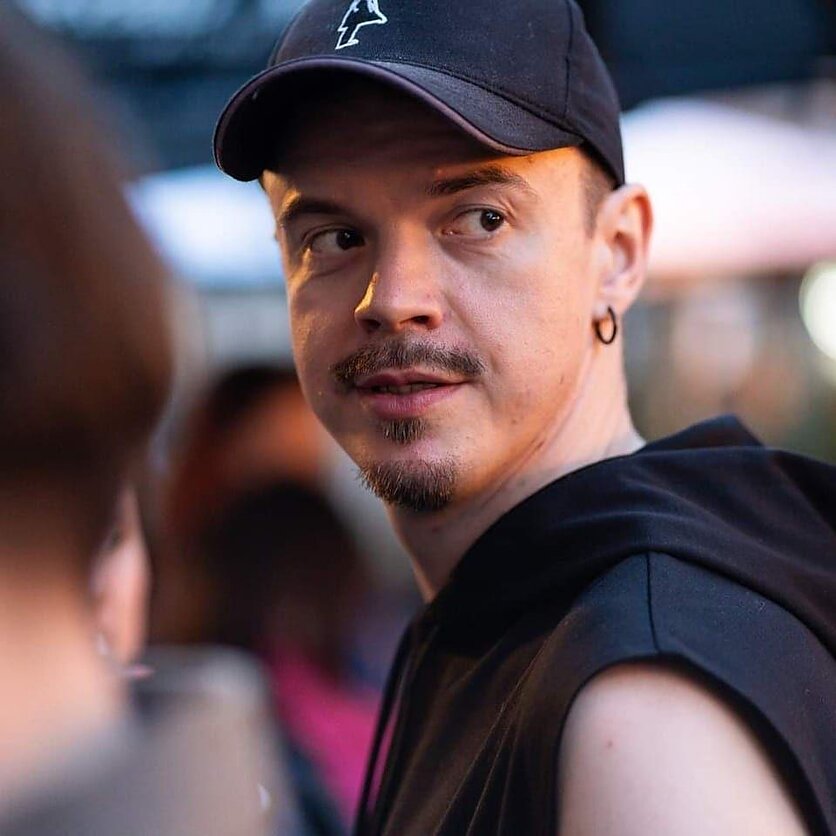 Jono Braškio grojaraštis - istorija apie žmogų išėjusį vasarą į miestą ir to pasekmes
