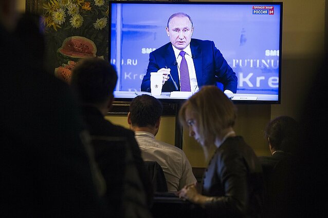 Nutekinti Kremliaus dokumentai: vietoje uždraustų kanalų propagandą skleidžia soc. tinklais