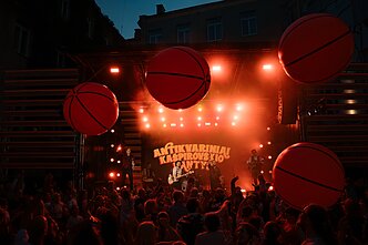 Grupės „Antikvariniai Kašpirovskio dantys“ koncerto akimirka