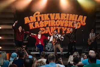 Grupės „Antikvariniai Kašpirovskio dantys“ koncerto akimirka