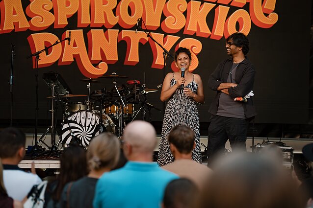 Grupės „Antikvariniai Kašpirovskio dantys“ koncerto akimirka