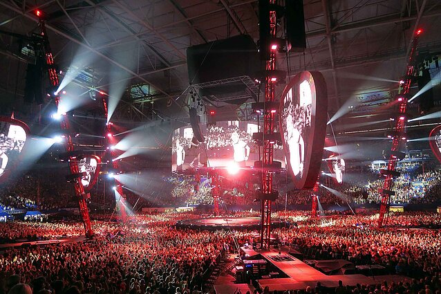 Edo Sheerano koncerto akimirka