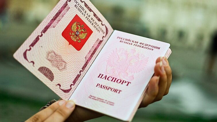Migracijos departamentas išaiškino Rusijos pilietybę slėpusią darbuotoją, ji atleista