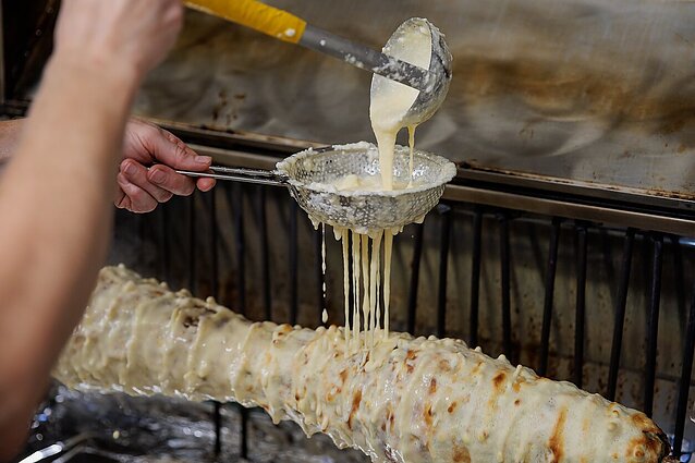 Gaminimo gamtoje stebuklą pristatęs Jonas: ant laužo galite išsikepti ir picą, ir šakotį