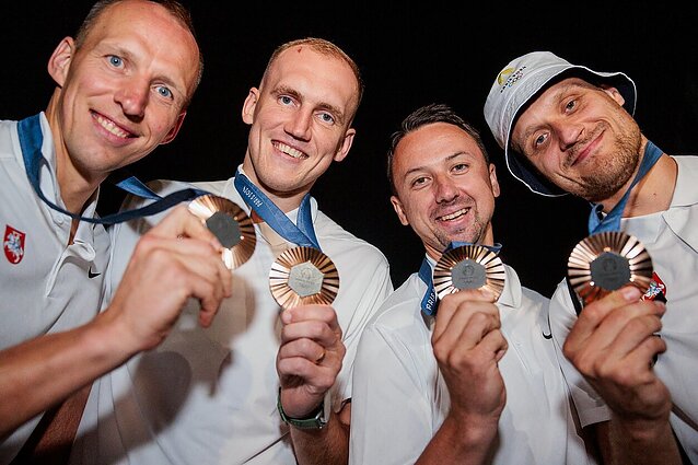 Vilniuje griausmingai pasitikta Lietuvos bronzinė 3x3 krepšinio rinktinė