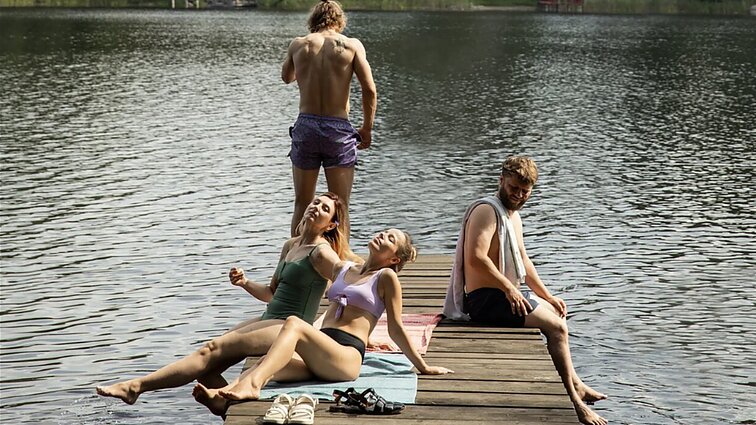 Naujienos Lietuvos kino padangėje: prestižiniame festivalyje – filmo „Sesės“ premjera