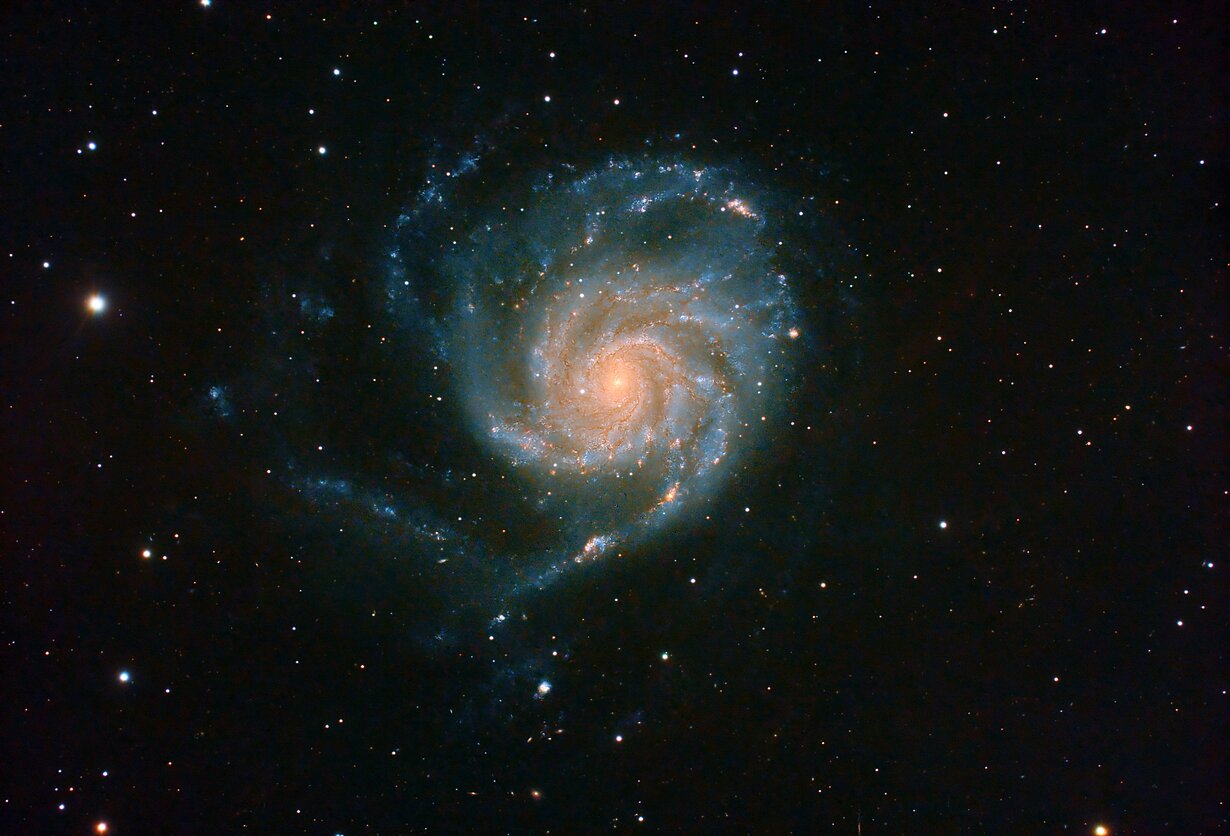Mesjė 101 spiralinė galaktika (angl. Pinwheel galaxy)