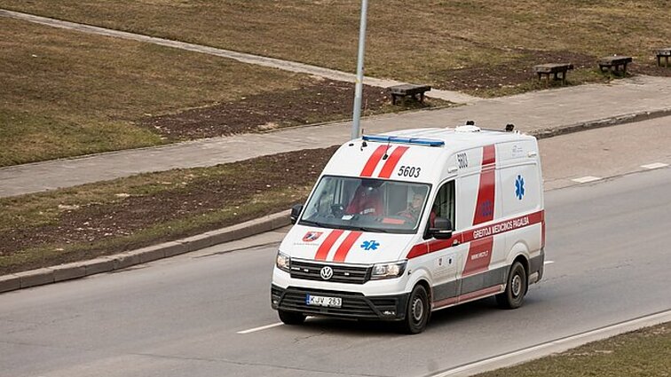 Kelmės r. mirė naujagimis: dukart kviesti medikai atvažiavo po daugiau nei pusvalandžio