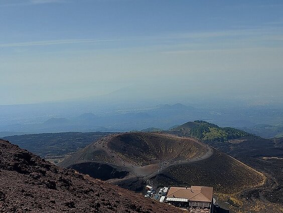 Jeden z kraterów Etny