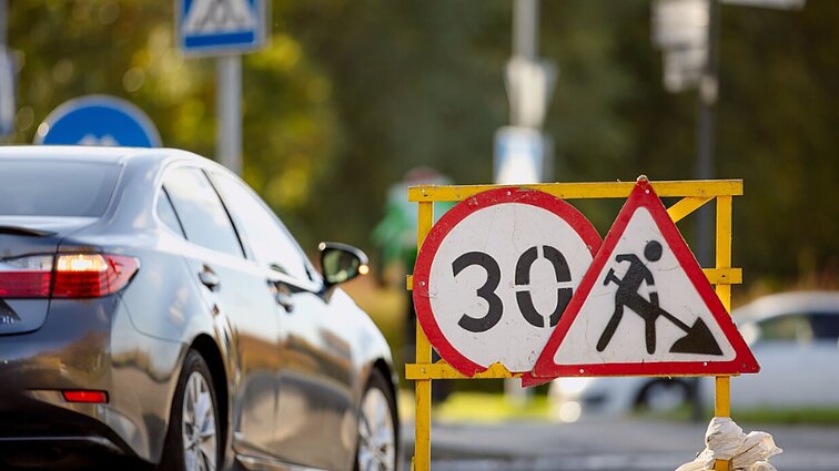 „Mašinų bandymo poligonas“: vairuotojai piktinasi gatvių tvarkymo greičiu Vilniuje