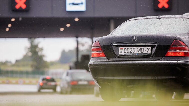 Naujos išimtys: į Lietuvą automobiliais įvažiuoti leis teisėtai gyvenantiems baltarusiams