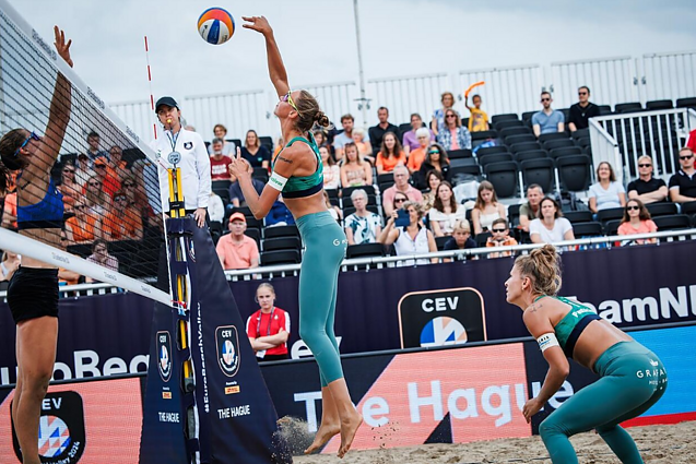 Paulikienė ir Raupelytė pateko į Europos paplūdimio tinklinio čempionato ketvirtfinalį