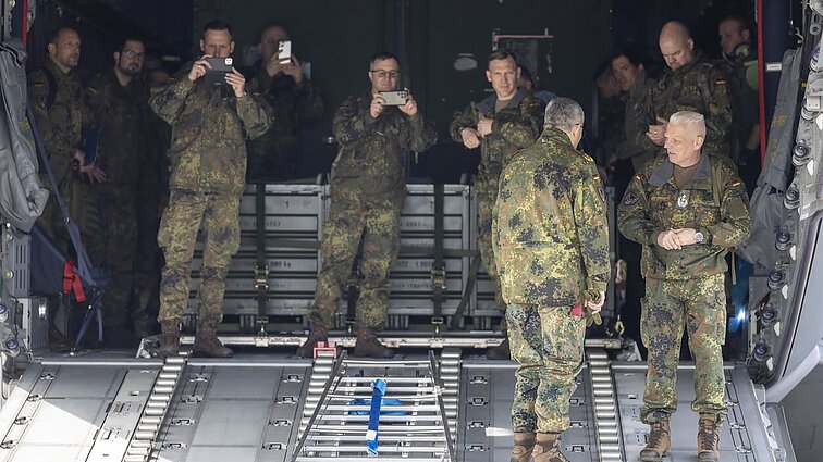 Mokymo įstaigos rengiasi rudenį priimti vokiečių karių vaikus