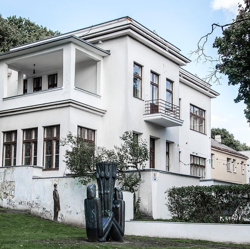 Kauno menininkų namų archyvas, Kauno menininkų namai