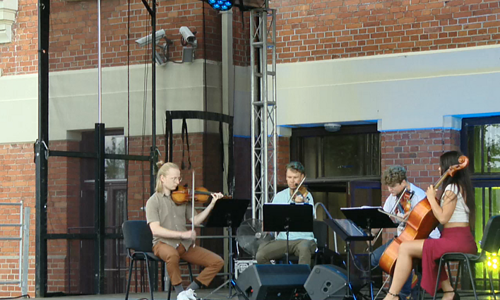 Įvairiose Marijampolės vietose vyksta tradicinis festivalis „Marijampolė Music Park“