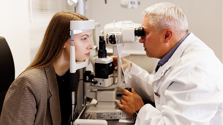 Eilėse – bent pusmetį: regionų ligoninėse oftamologas lankosi porai valandų per savaitę