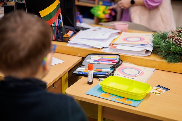 Mokyklos reikmenys ir maitinimas: mažas pajamas gaunančios šeimos gali prašyti paramų
