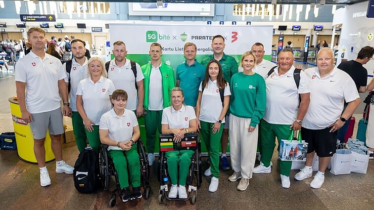 Į Paryžių išlydėti Lietuvos sportininkai, pirmieji kovosiantys paralimpinėse žaidynėse