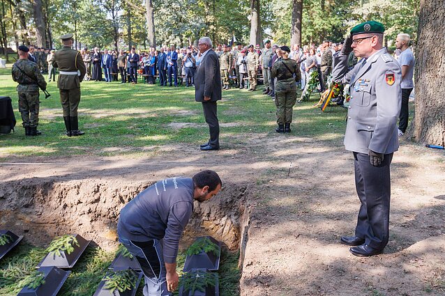 Vokiečių karių perlaidojimas Vokiečių karių perlaidojimas