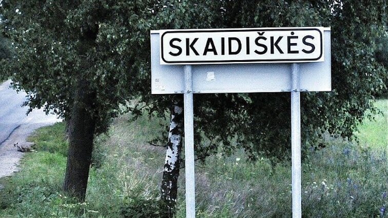 „Negali net vaikų išleisti į lauką“: Skaidiškių kaimo gyventojai skundžiasi smarve