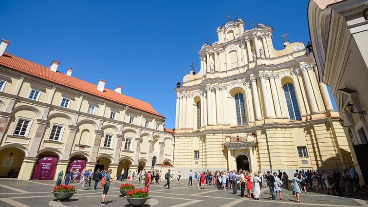 „Reikia išeiti iš rusų kultūros mito“: filologai stebisi VU siūloma rusistikos programa