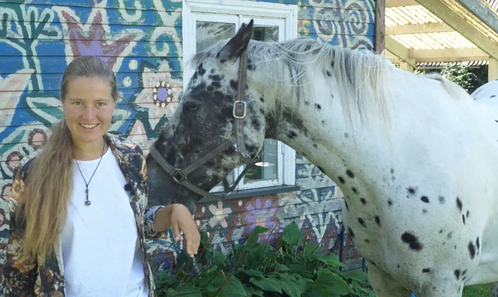 Iš Norvegijos į tėvynę su žirgu ir šuniu keliaujanti lenkė Ania: vaikystės svajonė pildosi