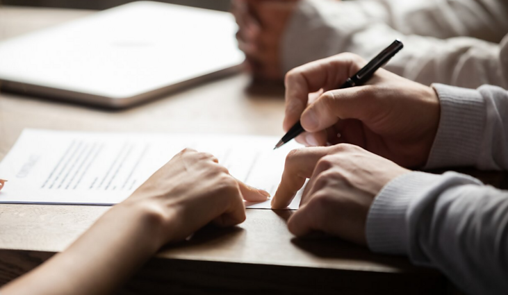 Dėl netinkamai parengtų sutarčių valstybinės institucijos verslui permoka iki 10 kartų