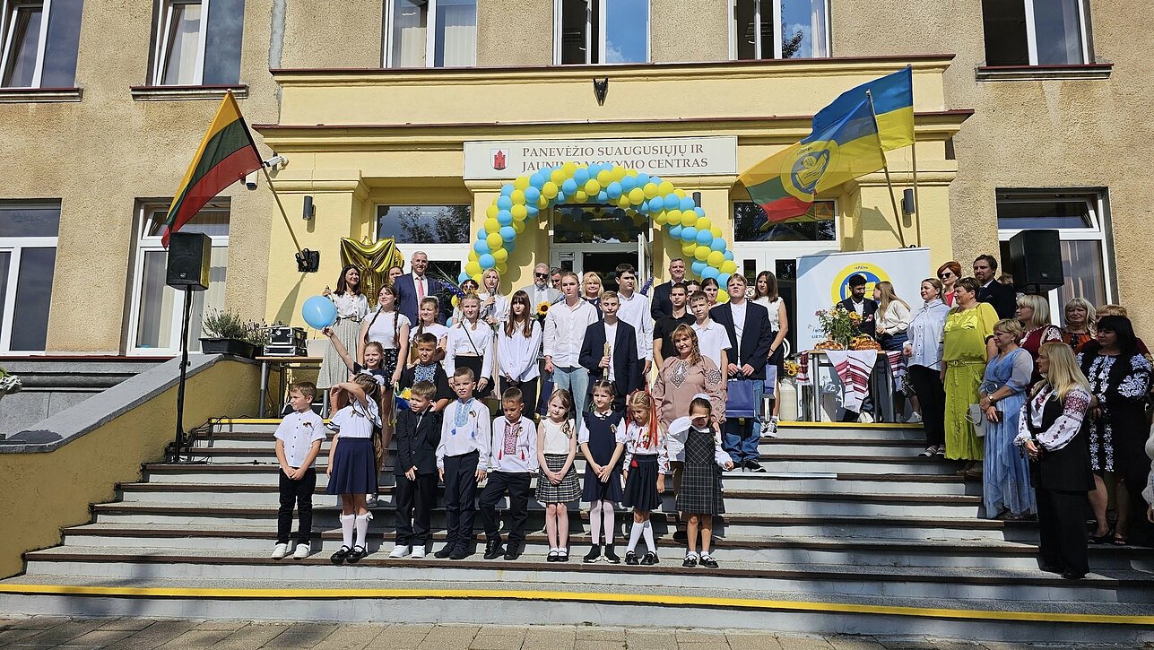 У Паневежисі відкрили українську школу: Свято першого дзвоника У Паневежисі відкрили українську школу: Свято першого дзвоника