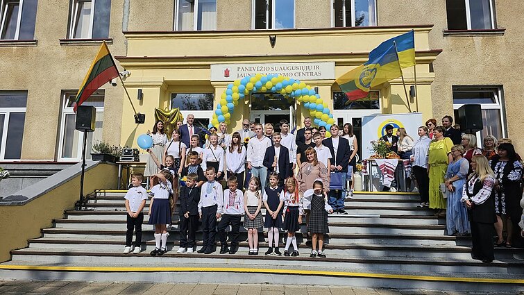 У Паневежисі відкрили українську школу: Свято першого дзвоника У Паневежисі відкрили українську школу: Свято першого дзвоника