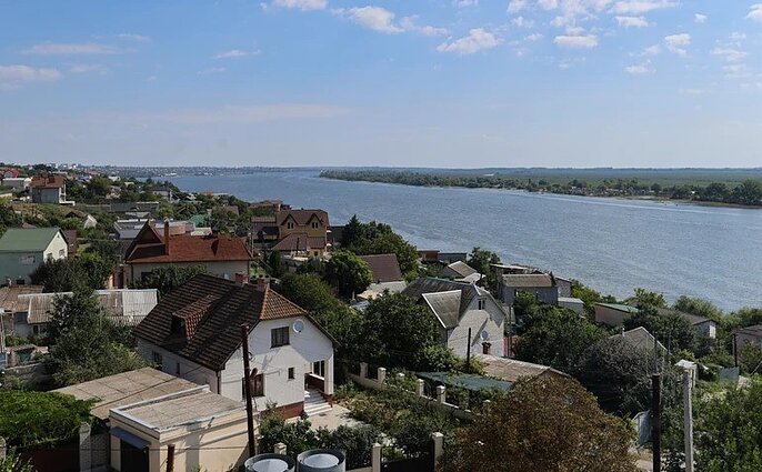 Вид на Дніпро та лівобережжя, серпень 2023 року Вид на Дніпро та лівобережжя, серпень 2023 року