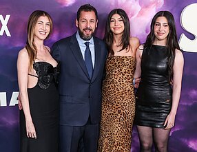 Adamas Sandleris su šeima Adamas Sandleris su šeima