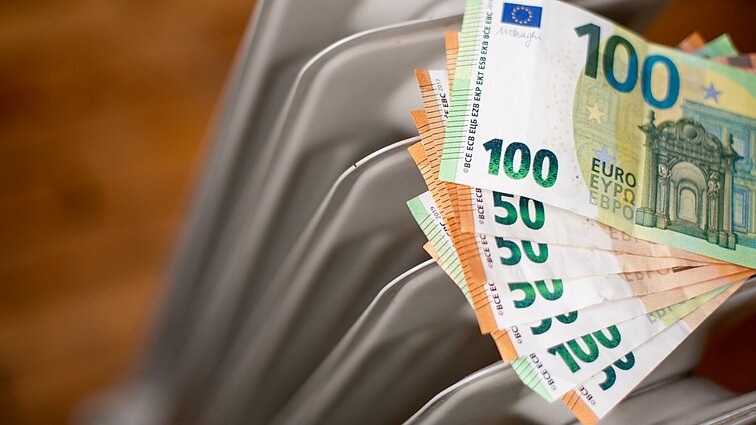 Naujo šildymo sezono paradoksas: šilumos kainos kris, bet sąskaitos – didės