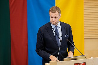 Gabrielius Landsbergis Seime aiškinosi dėl vilos Graikijoje Gabrielius Landsbergis Seime aiškinosi dėl vilos Graikijoje