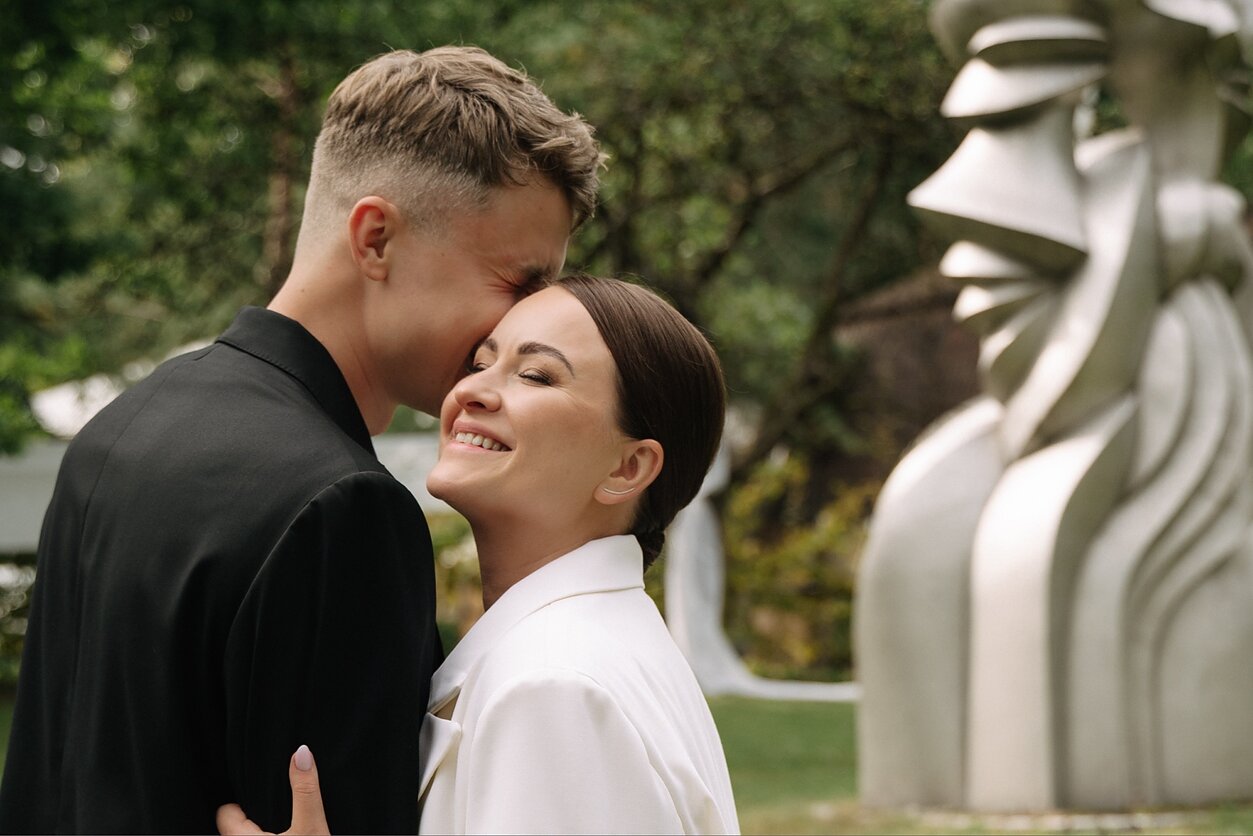 Laidos „Labas rytas, Lietuva“ vedėjas Kristupas Naraškevičius vedė mylimąją Karoliną