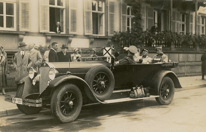 Lithuanian Military Attaché to Germany Col. Kazys Škirpa with the Swedish Military Attaché in a car, 1928–1933.