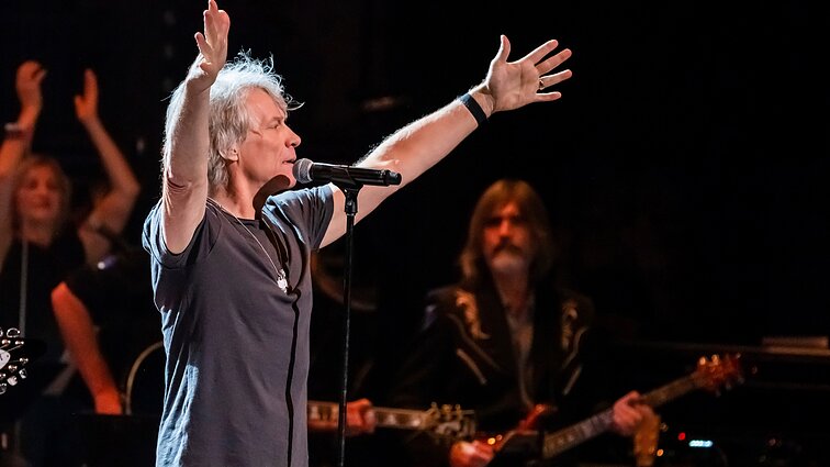 Atlikėjui Bon Jovi – padėka už neabejingumą: padėjo išgelbėti moterį