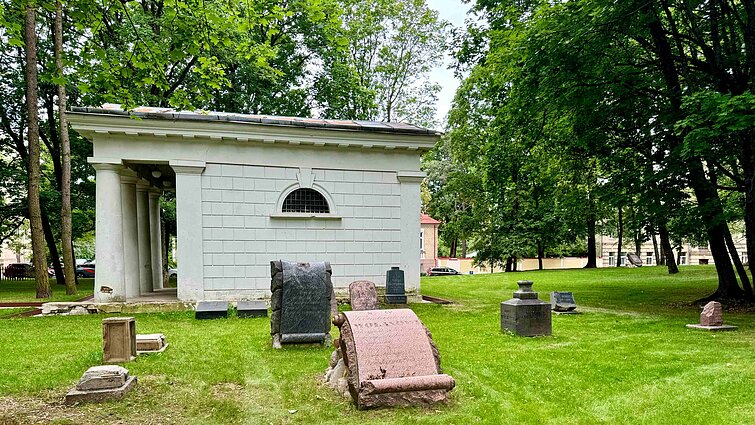 Liuteronų sodas – istorinės Vilniaus liuteronų ir reformatų kapinės