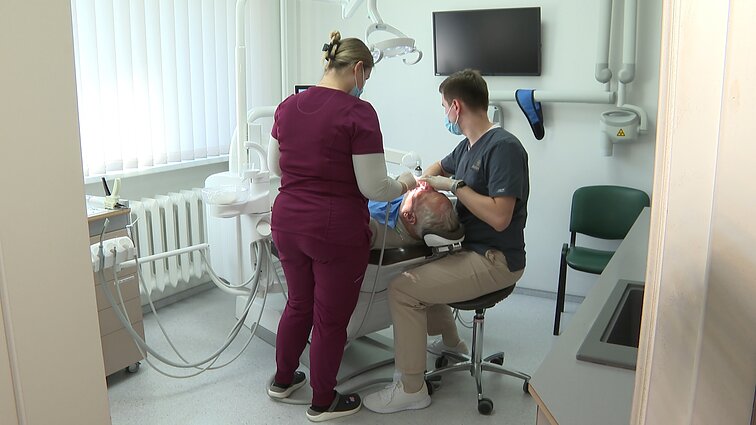 Darbuotojų trūkumą išsprendžia artimieji: šeimos verslai vis labiau įsigali Lietuvoje