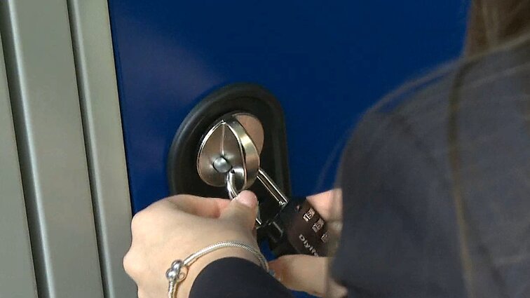 Europoje populiarėja mokyklos be telefonų: Belgijoje sprendimo nauda jau pastebima