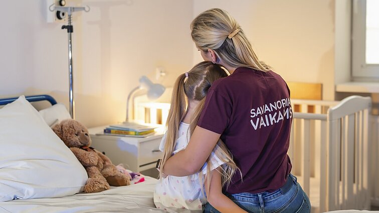 „Daro viską, ką darytų tėvai“: išskirtinės „Niekieno vaikų“ savanorystės užkulisiai