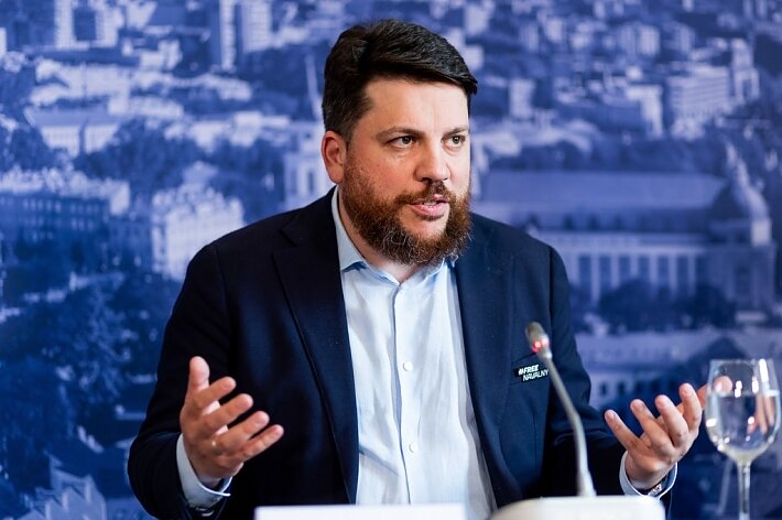 Леонид Волков
