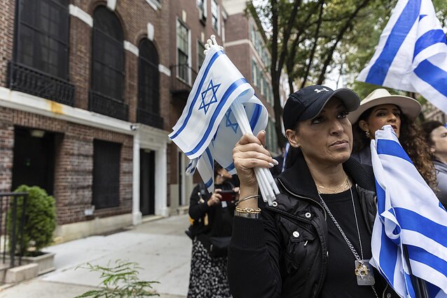 Karas vis stipriau veikia Izraelio ekonomiką: padarinius pajus vis daugiau žmonių